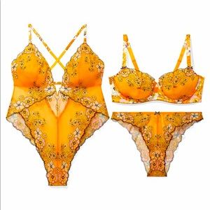 Savage X Fenty Mod Poppy Xtra VIP Box